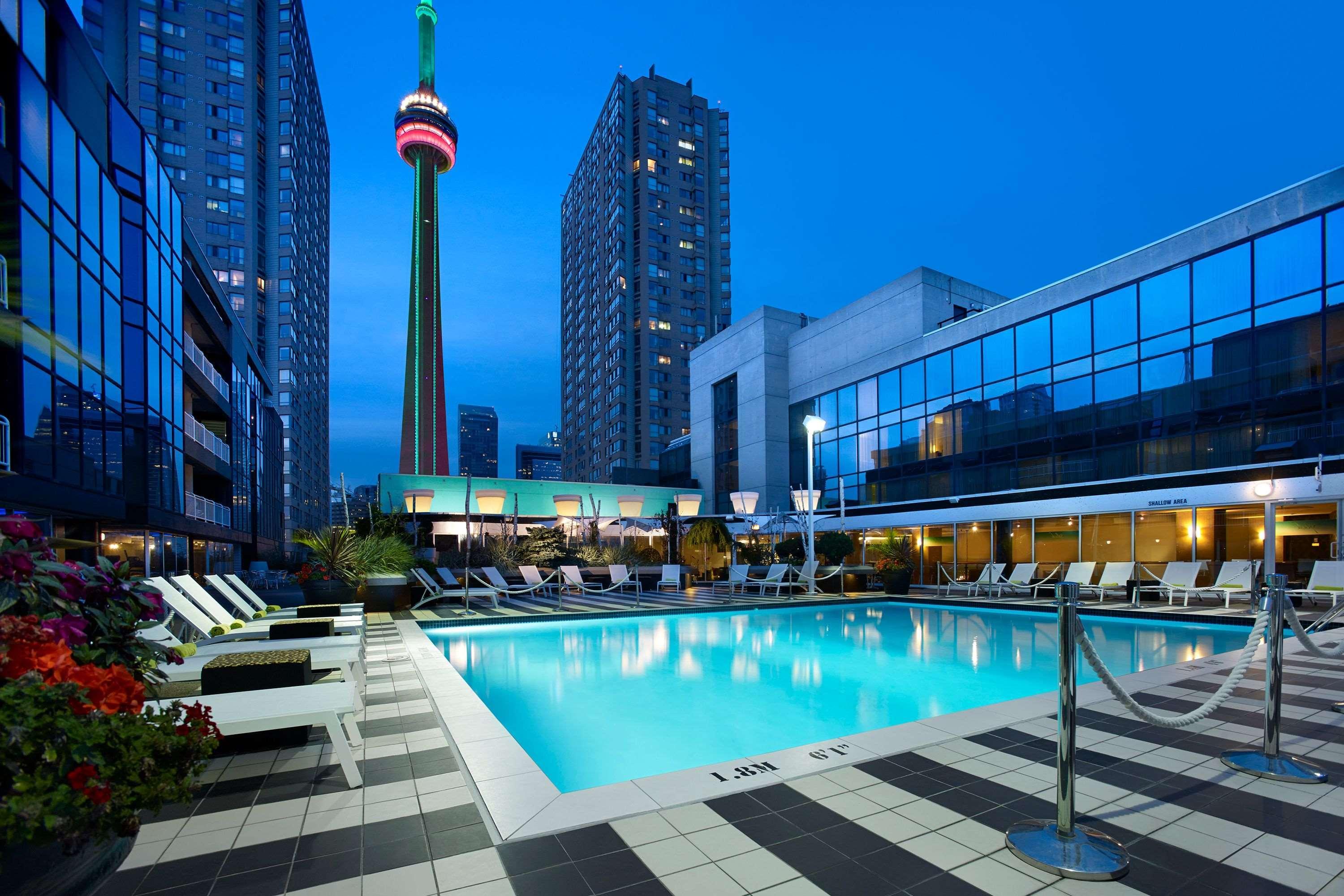 Radisson Blu Toronto Downtown Hotel Exterior photo
