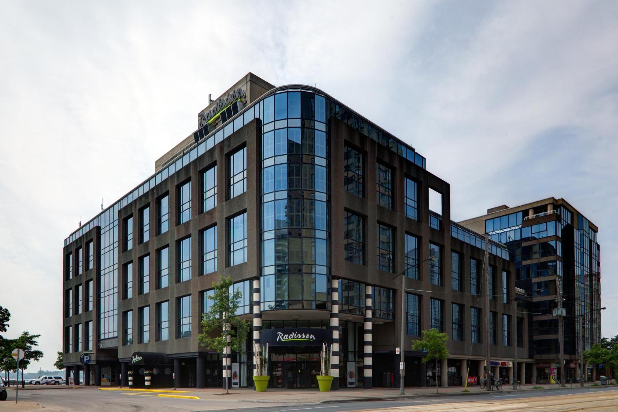 Radisson Blu Toronto Downtown Hotel Exterior photo
