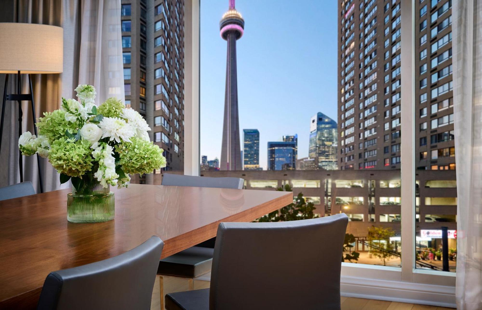 Radisson Blu Toronto Downtown Hotel Exterior photo
