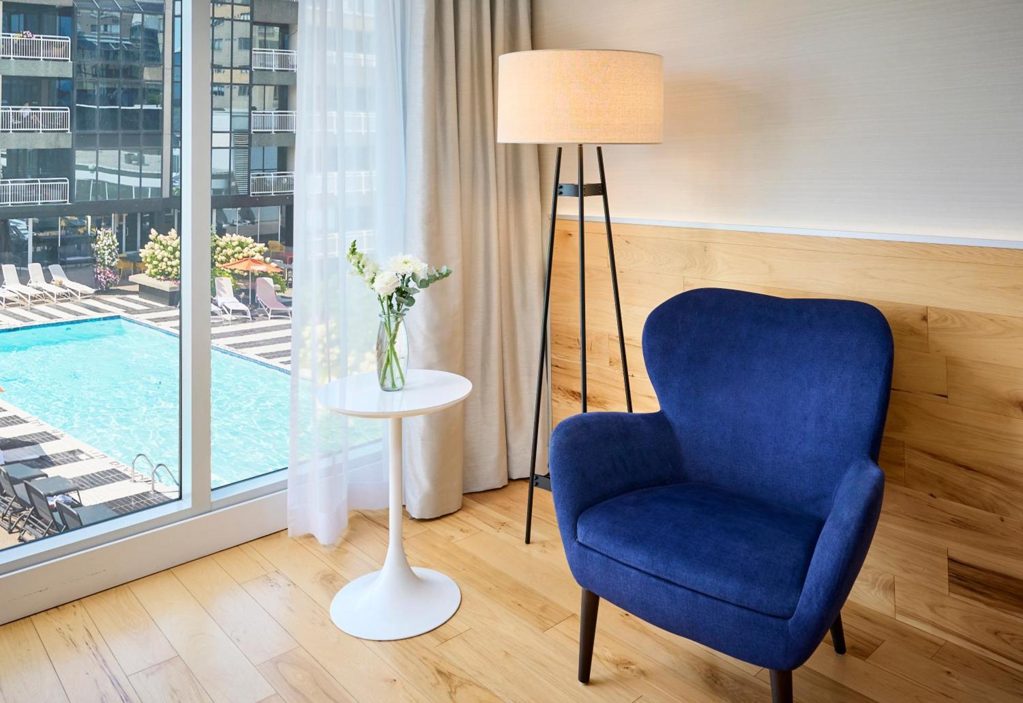 Radisson Blu Toronto Downtown Hotel Exterior photo