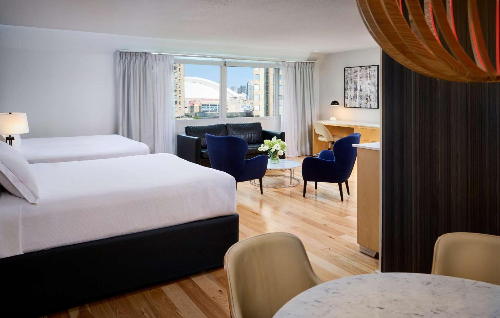 Radisson Blu Toronto Downtown Hotel Exterior photo
