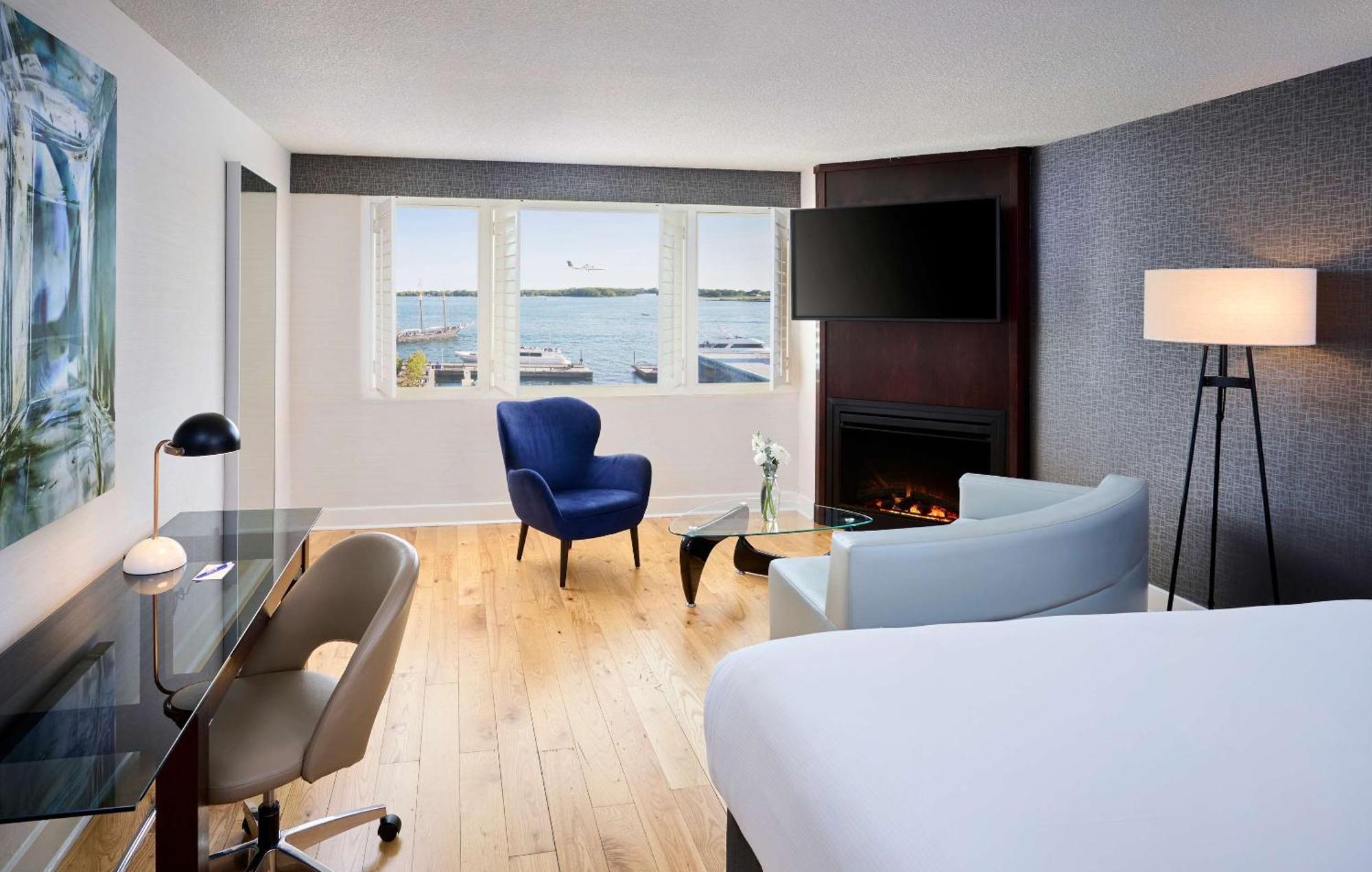 Radisson Blu Toronto Downtown Hotel Exterior photo