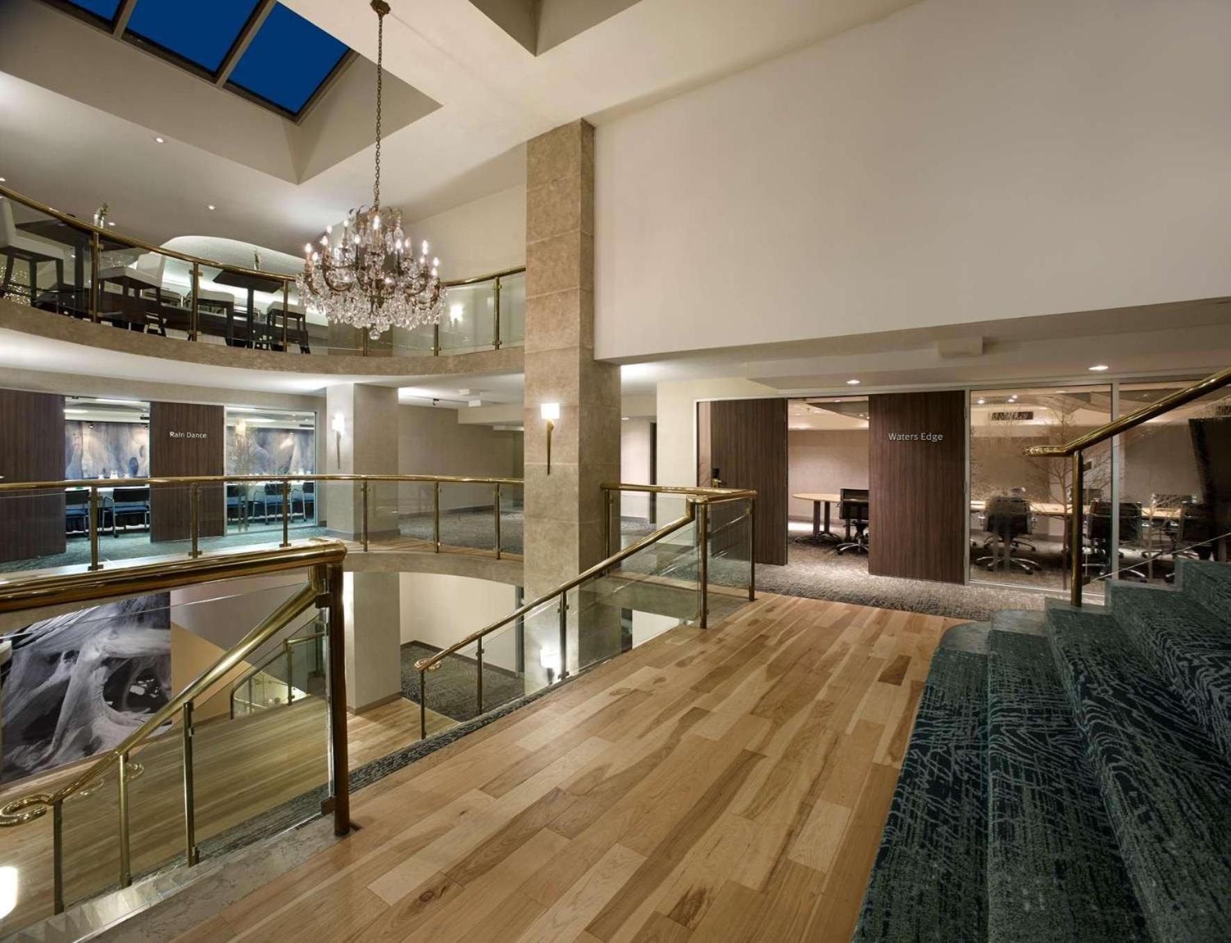 Radisson Blu Toronto Downtown Hotel Exterior photo